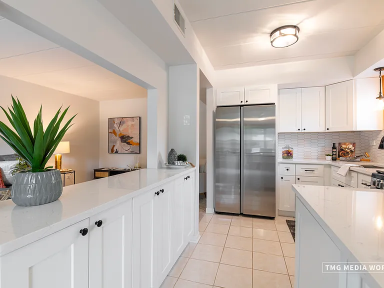 616 E 5th Ave #101 — Photo 11