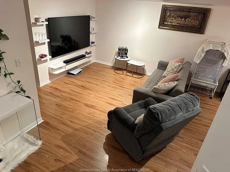 7929 Hawthorne Dr — Photo 37