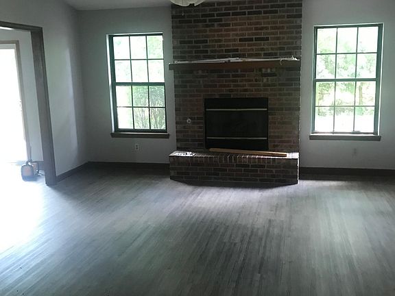 4th image of 9065 Greystone Ct
