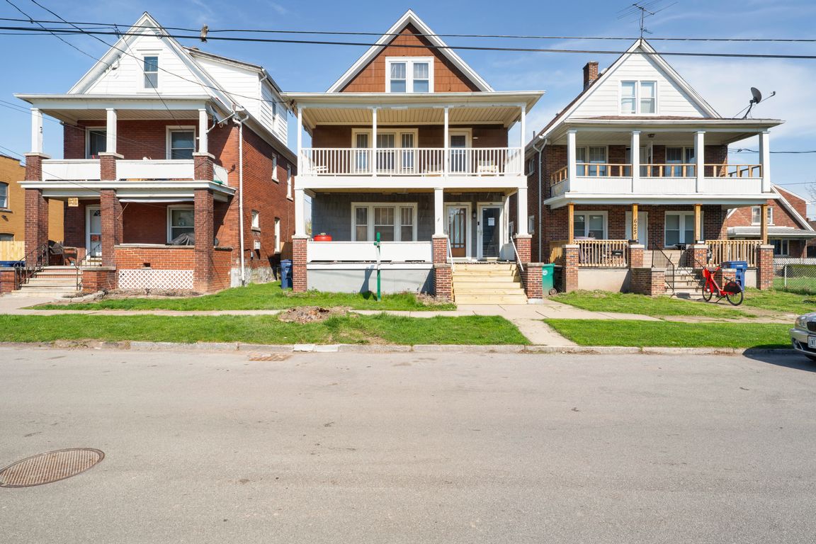 16th St-2504-001
