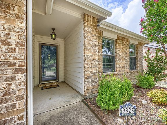 2nd image of 9325 Warren Dr