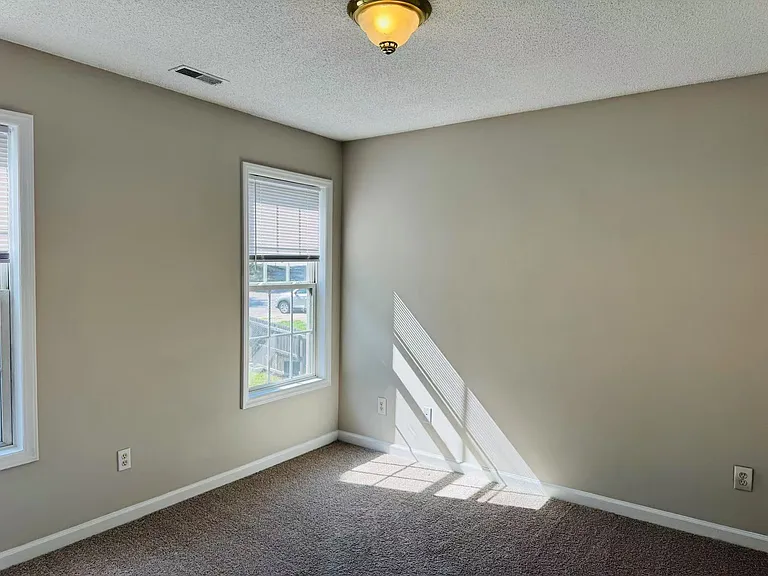 4644 Valley Stream Dr — Photo 18