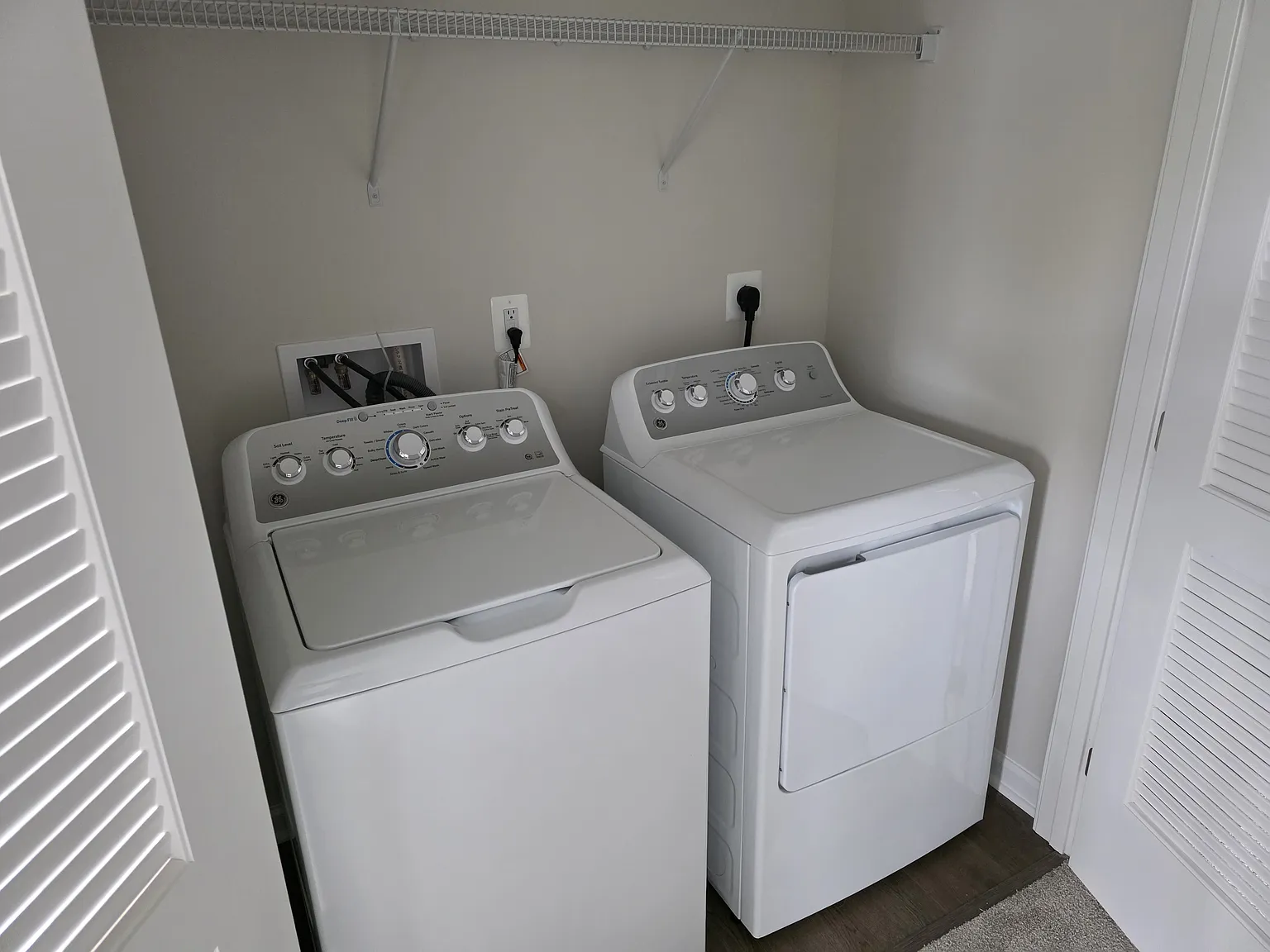 3 bed, 2.5 bath, 1350 sqft, $2,000 — Photo 3