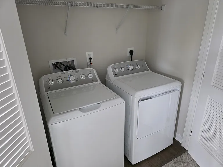 Washer & Dryer Included