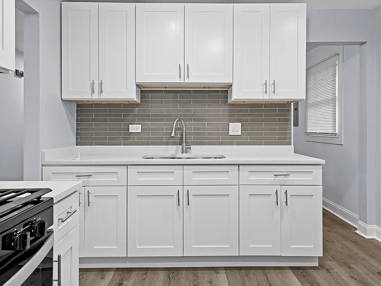 15333 Dorchester Ave — Photo 6