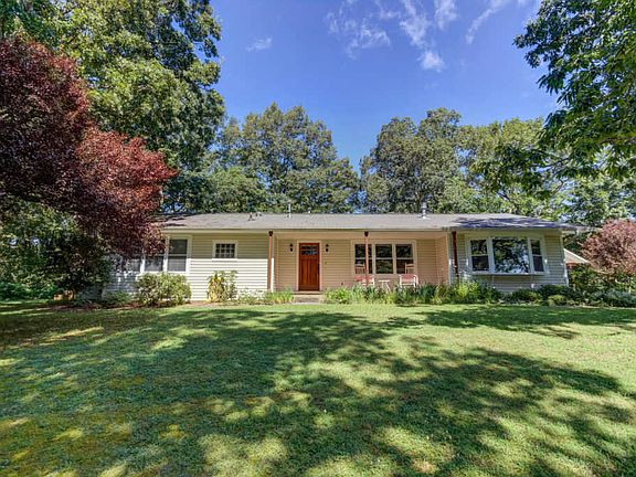 2nd image of 256 Pine Hill Dr SW #A