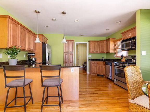 3rd image of 22 Carman Blvd