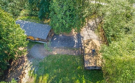2nd image of 20424 NE 120th St