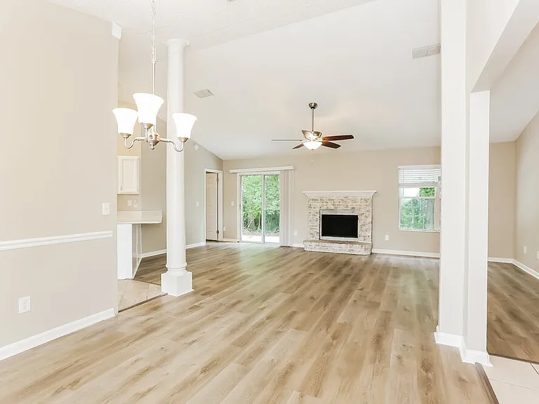 1554 Mountain Lake Dr W — Photo 5