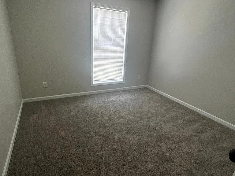 824 Eastmont Rd — Photo 12