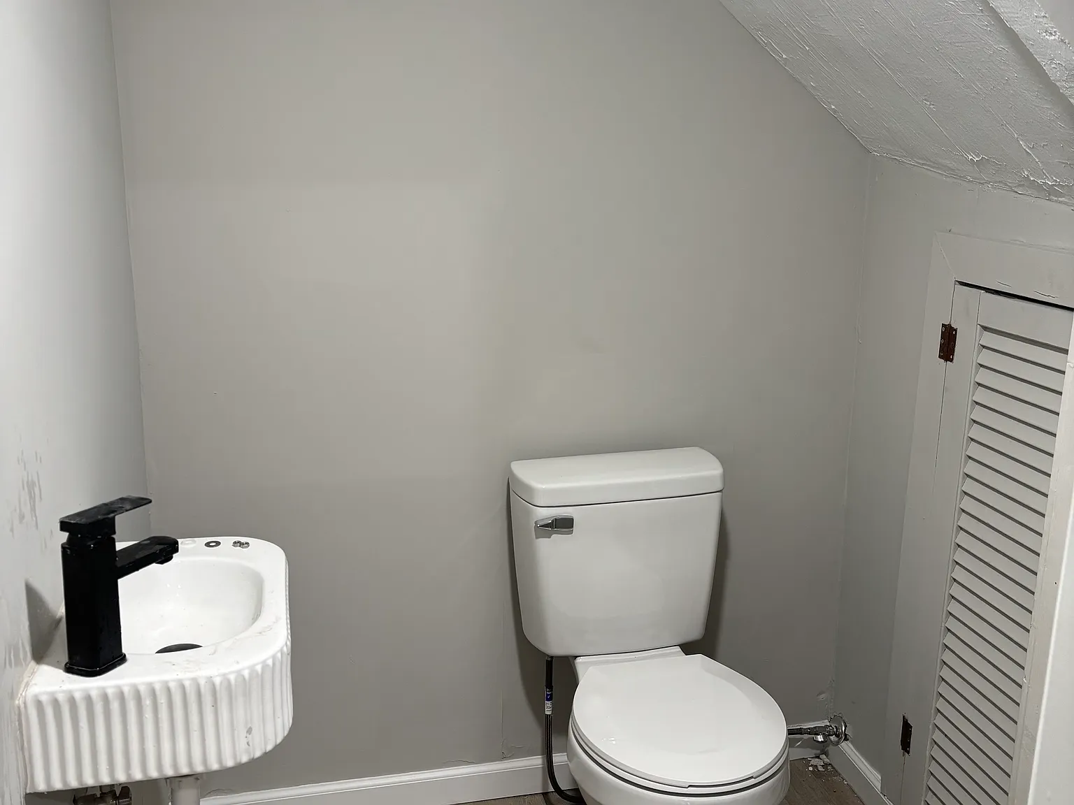 5 bed, 2000 sqft, $2,500 — Photo 4