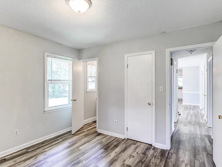 4505 Castlebar Dr — Photo 11