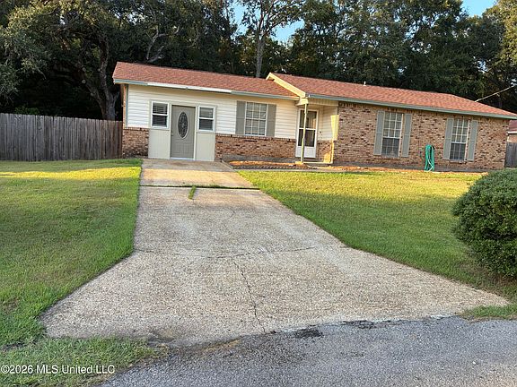 2nd image of 3201 Riverbend Rd