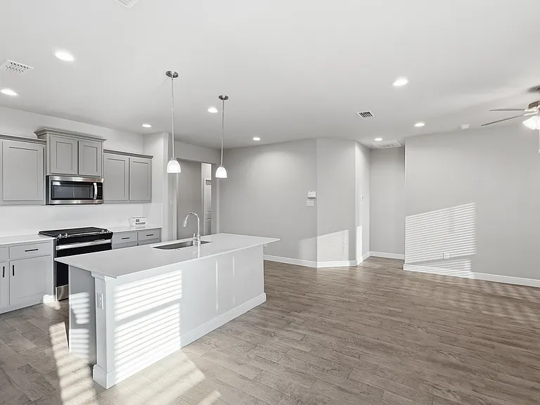 14525 Delphinus Dr — Photo 13