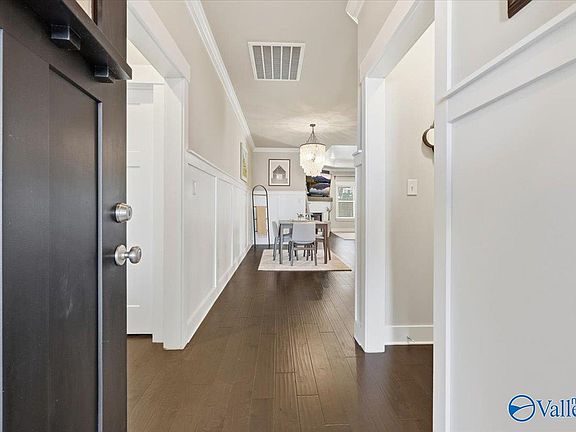 3rd image of 411 Ripple Lake Dr SW