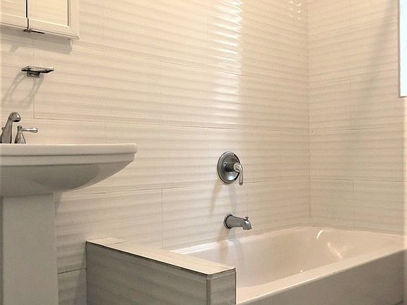 5th image of 1219 Union St APT 1A