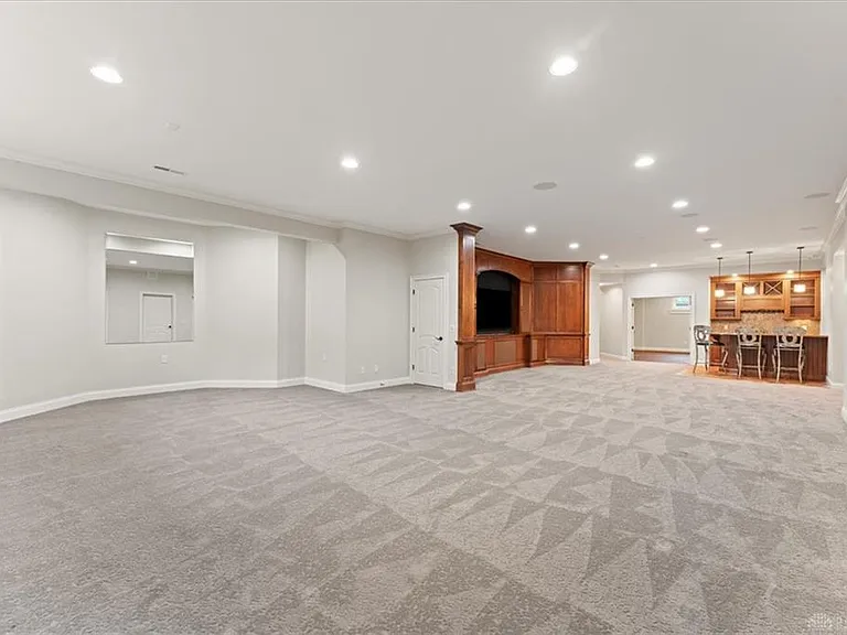 9020 Whisperinghill Dr — Photo 60