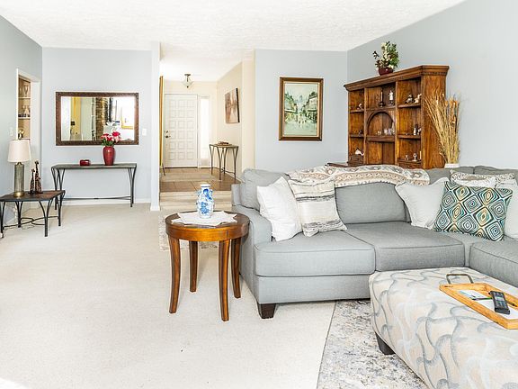 5th image of 602 W Soutar Dr