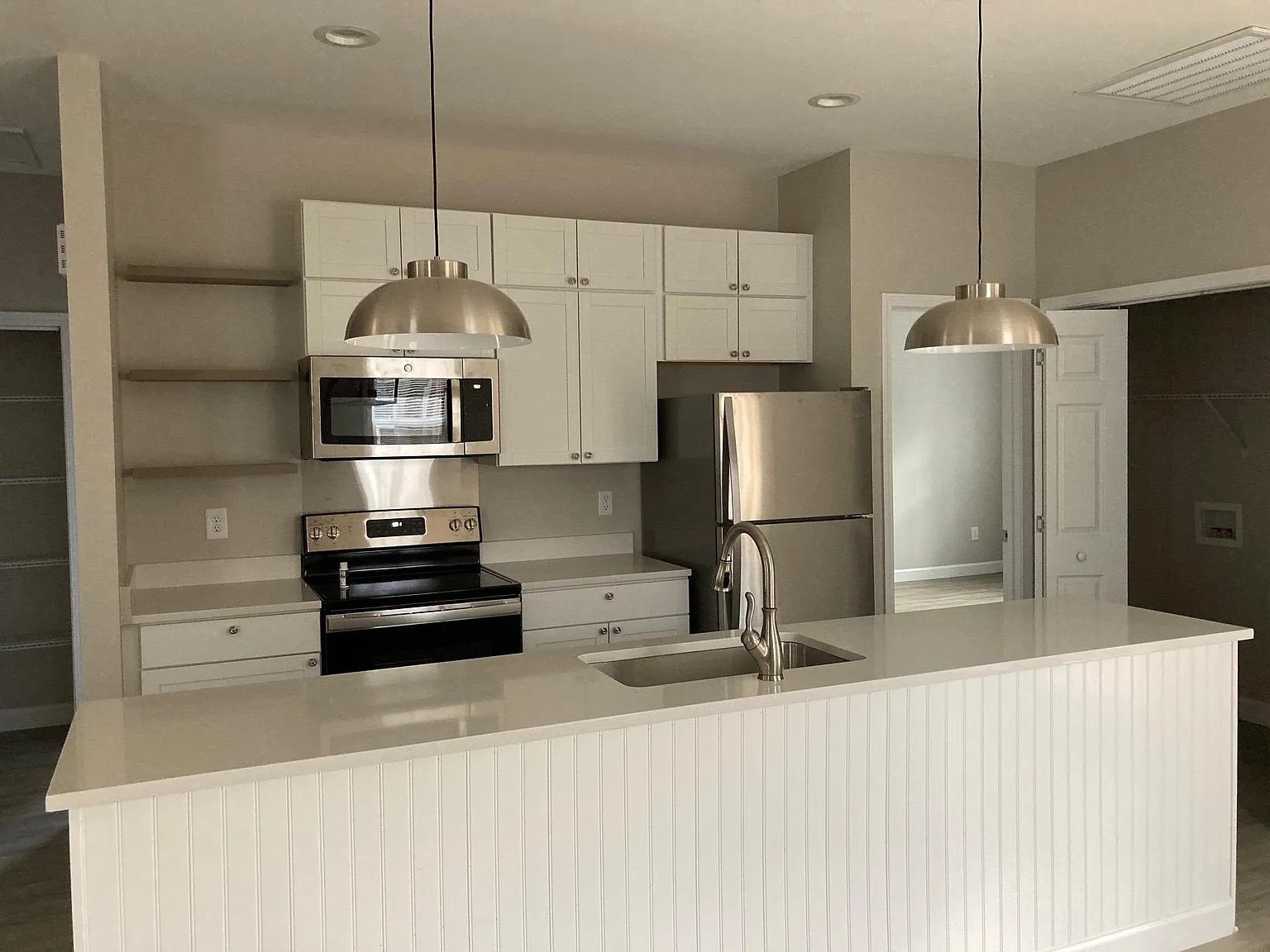 1411 Meadow Ave — Photo 3