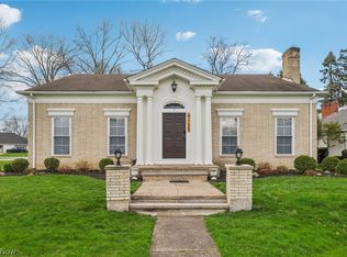 4120 W Valley Dr, Fairview Park, OH 44126