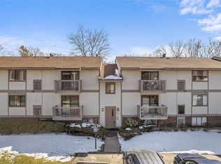 505 Hunters Path Rd APT 34, Bridgeville, PA 15017