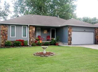 1614 W McGee St, Springfield, MO 65807