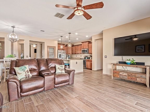 3rd image of 1314 W Buckeye Tree Avenue