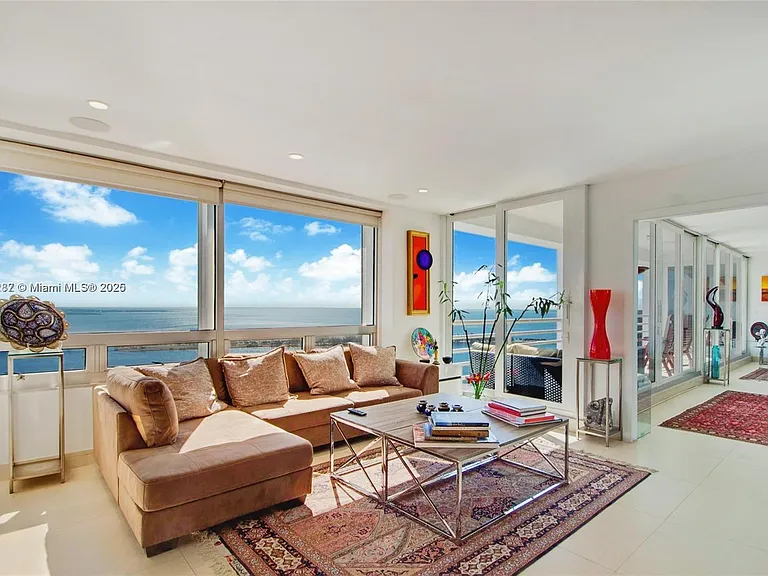 1541 Brickell Ave #A-3902 — Photo 10
