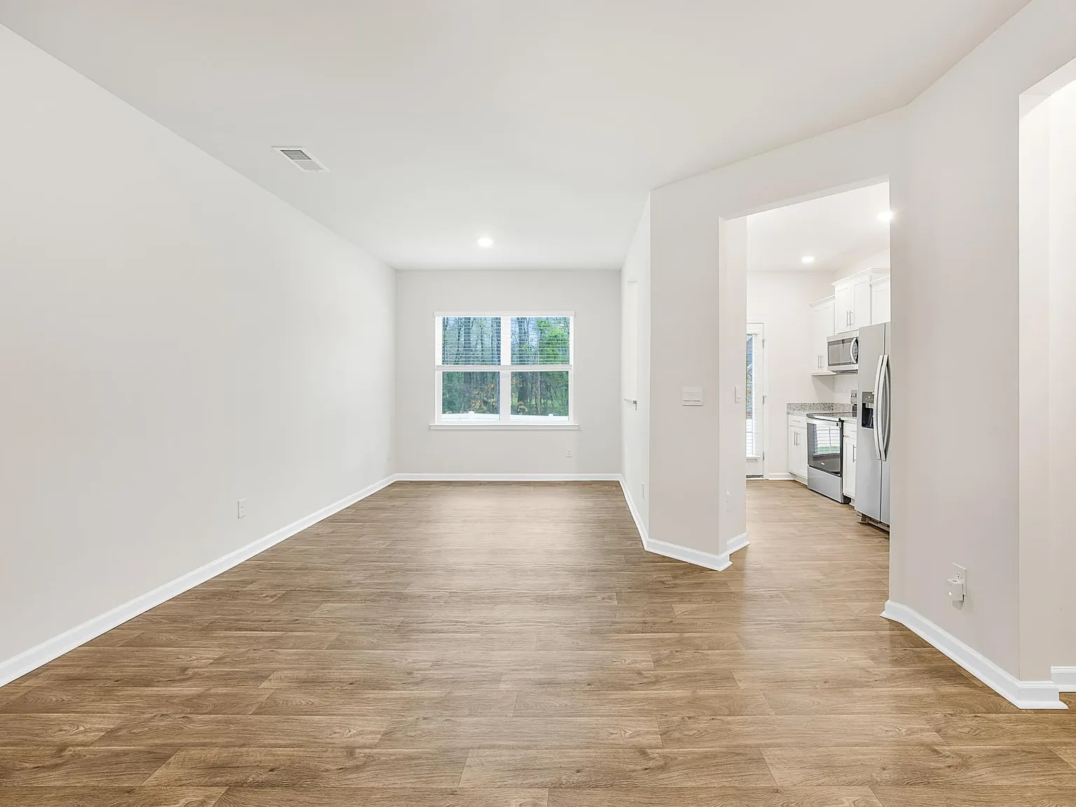 3 bed, 2.5 bath, 1416 sqft, $1,895 — Photo 3