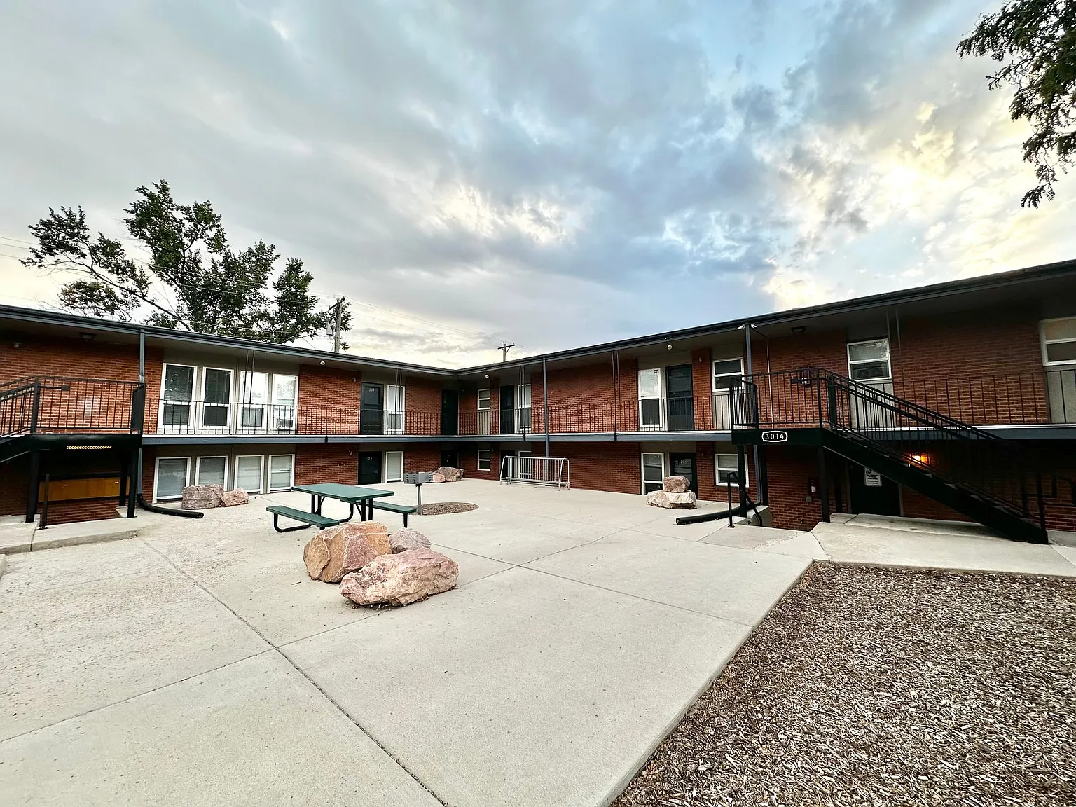 Arcadia Dell Apartments — Photo 2