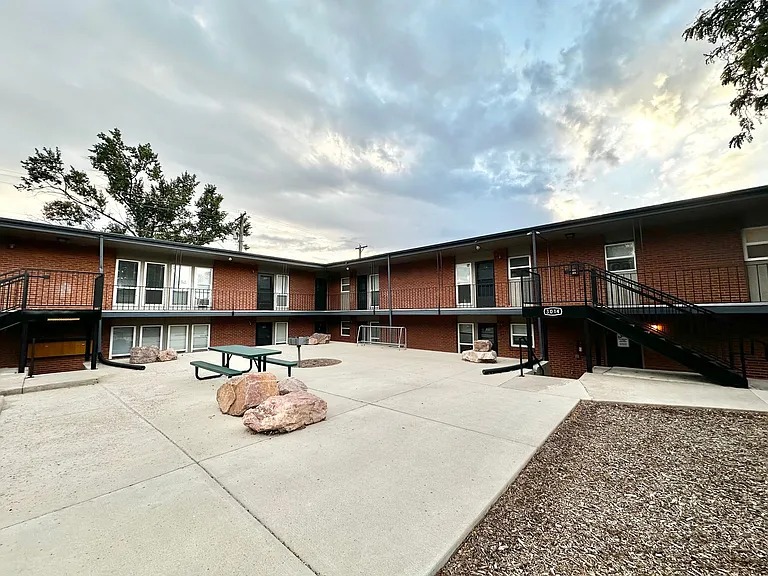 Arcadia Dell Apartments — Photo 2
