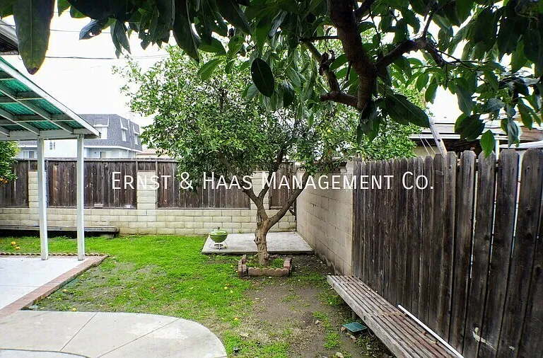 8275 California St — Photo 17