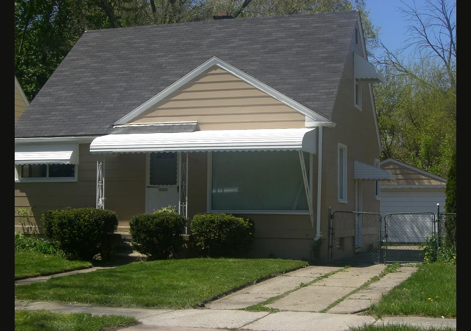 Garfield, Redford — Photo 1