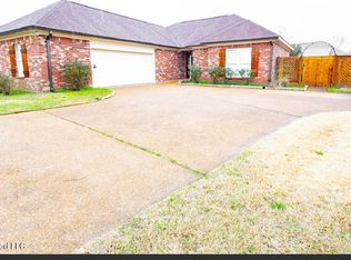 27 Old Bridge Cv, Byram, MS 39272