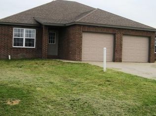512 McCurry St, Pleasant Hope, MO 65725