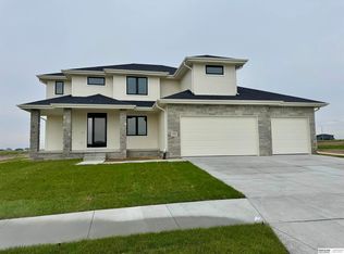 10324 S 212th St, Gretna, NE 68028