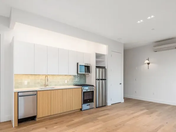 58 Vanderbilt Avenue image 1 of 10