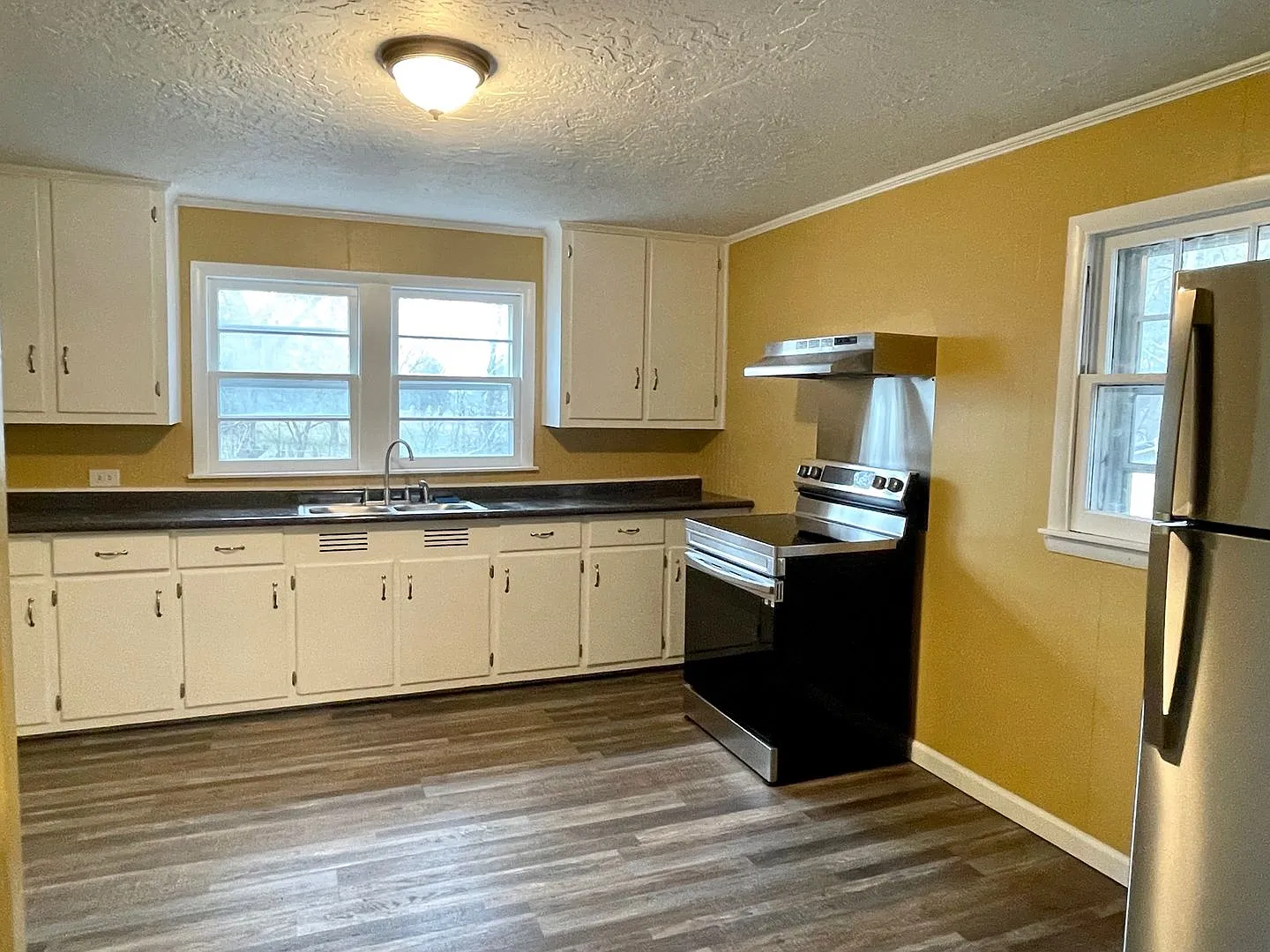 255 Highview — Photo 4