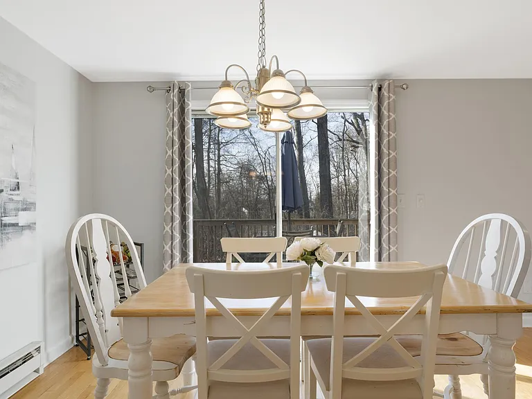 1091 Boston Post Rd — Photo 6