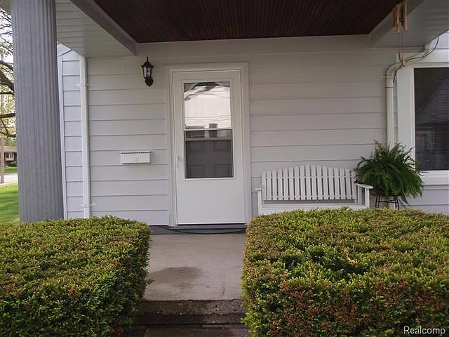 1st image of 321 E Braman Ave