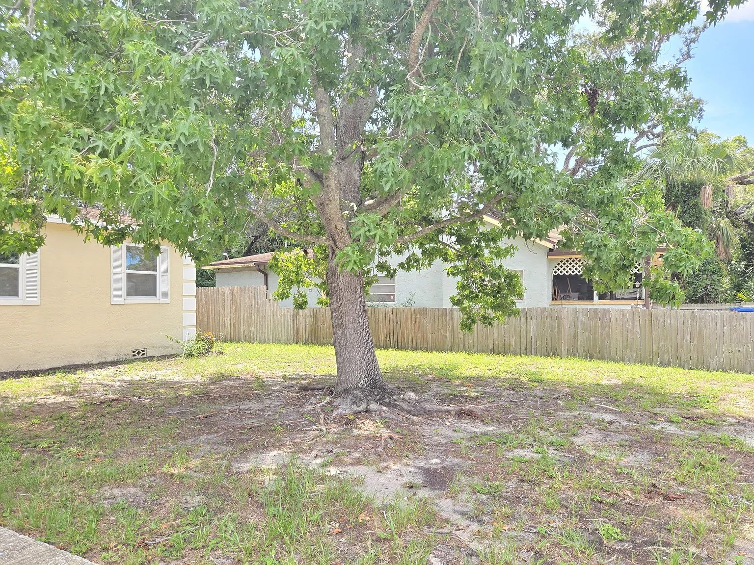 2304 Kingston Street S — Photo 4