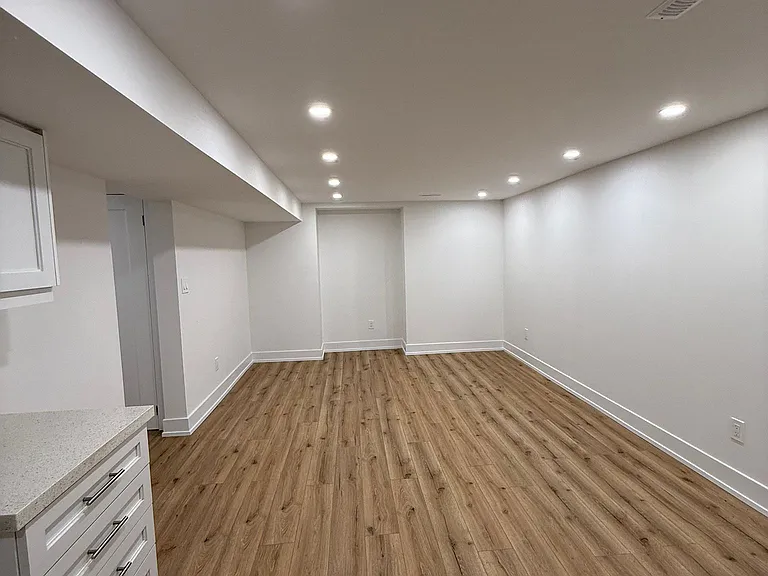 29 Charnwood Pl #BASEMENT — Photo 3