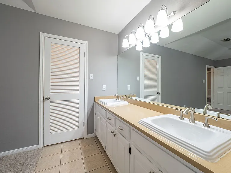 4804 Broadhill Dr — Photo 10