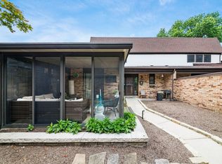 4573 Arlingate Dr W, Columbus, OH 43220
