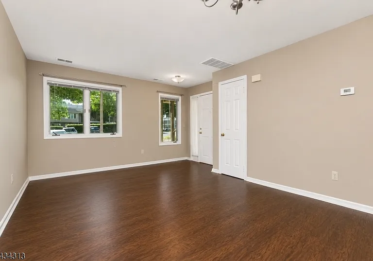 13 Augusta Dr — Photo 5
