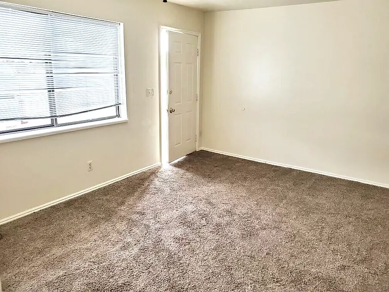 230 Bridger Dr #2 — Photo 5