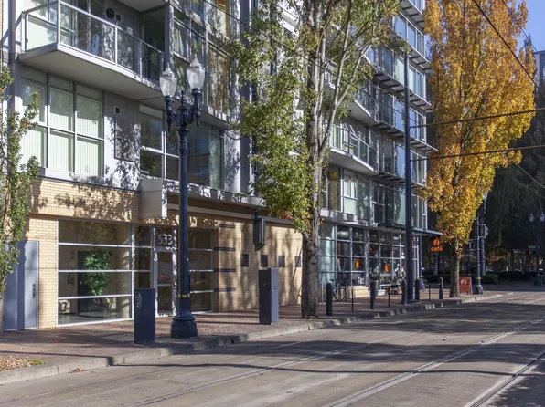 533 NE Holladay St APT 308, Portland, OR 97232