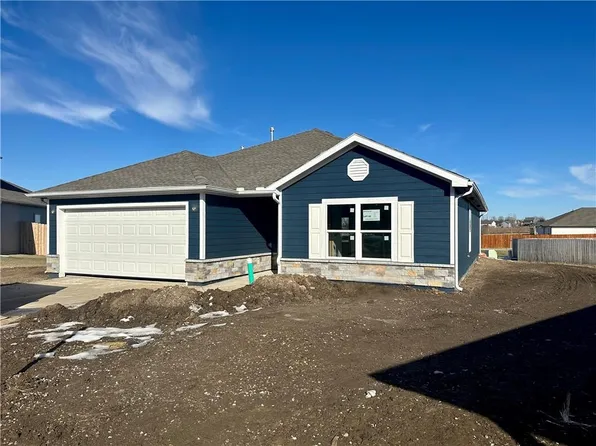 669 N Pear St, Gardner, KS 66030