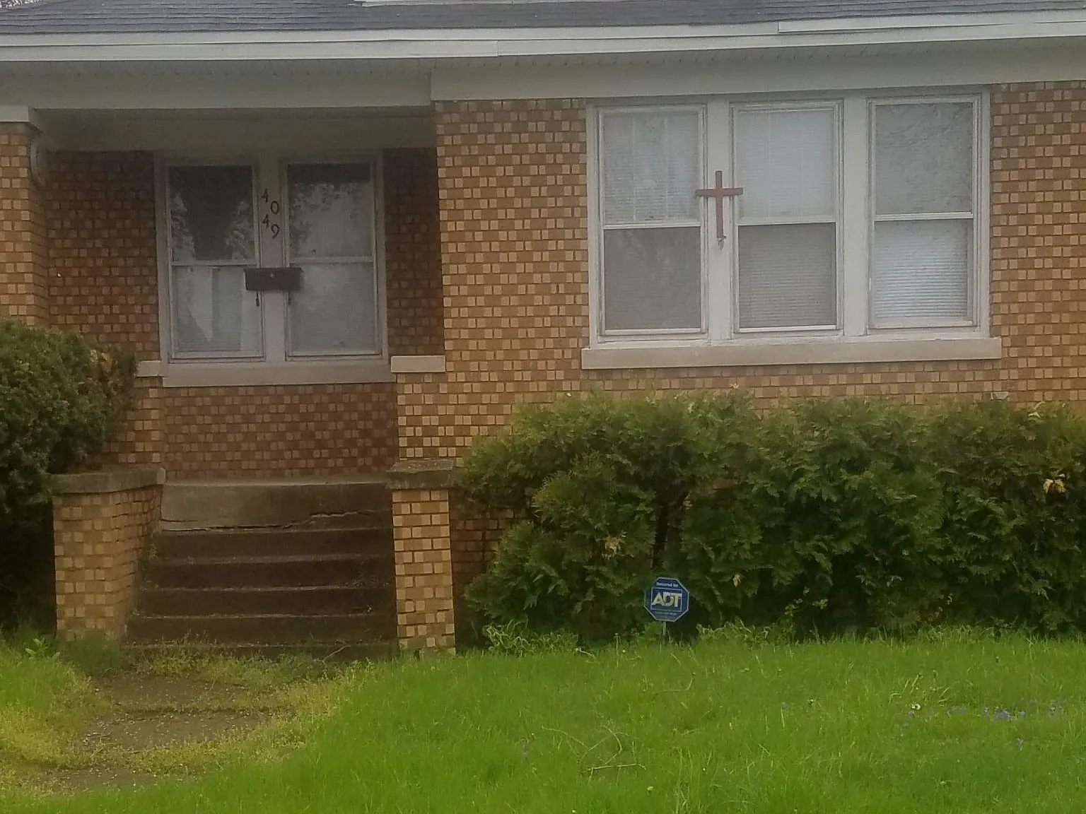 2 bed, 852 sqft, $750 — Photo 1