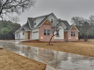 810 Whispering Oaks, China Spring, TX 76633